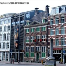 Амстердам. Дом музей Рембрандта и памятник Бенедикту Спинозе.