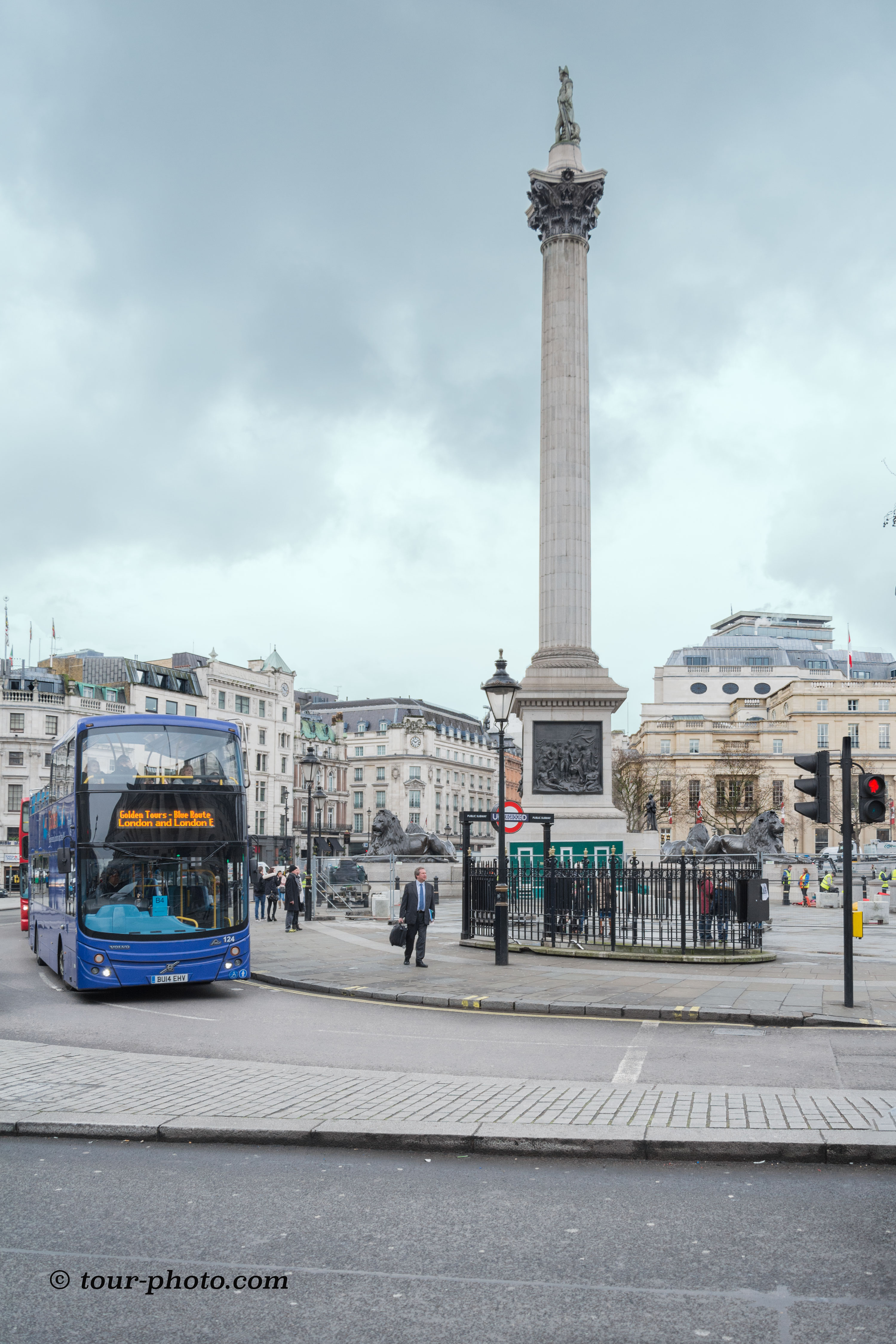 London brussels. Достопримечательности Лондона Трафальгарская площадь. Трафальгарская площадь в Лондоне фото. Сент-Мартин-ин-зе-Филдс Трафальгарская площадь. Сен-Мартин и Трафальгарская площадь где находится.